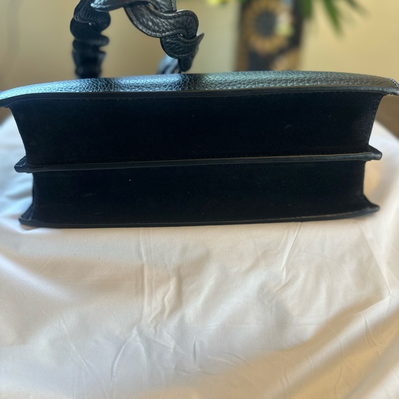 Tory Burch Black Crossbody Bag with Gold Chain - Picture 3 of 10